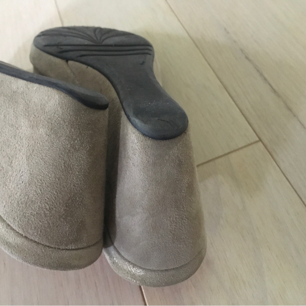 Pas de Rouge Suede Wedge - Picture 5 of 9